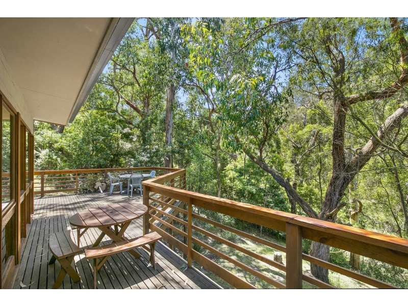 18 Richardson Boulevard, Lorne VIC 3232