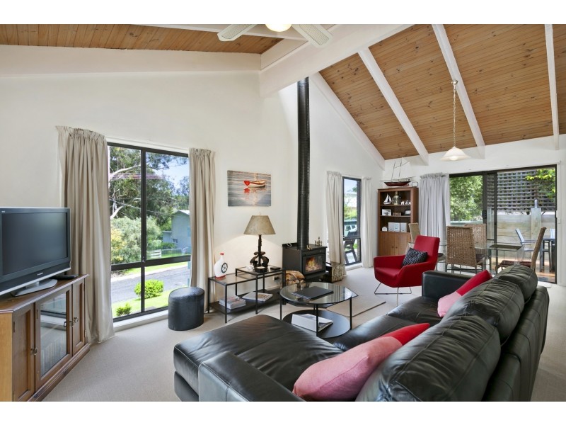 1/11-13 Belvedere Terrace, Lorne VIC 3232