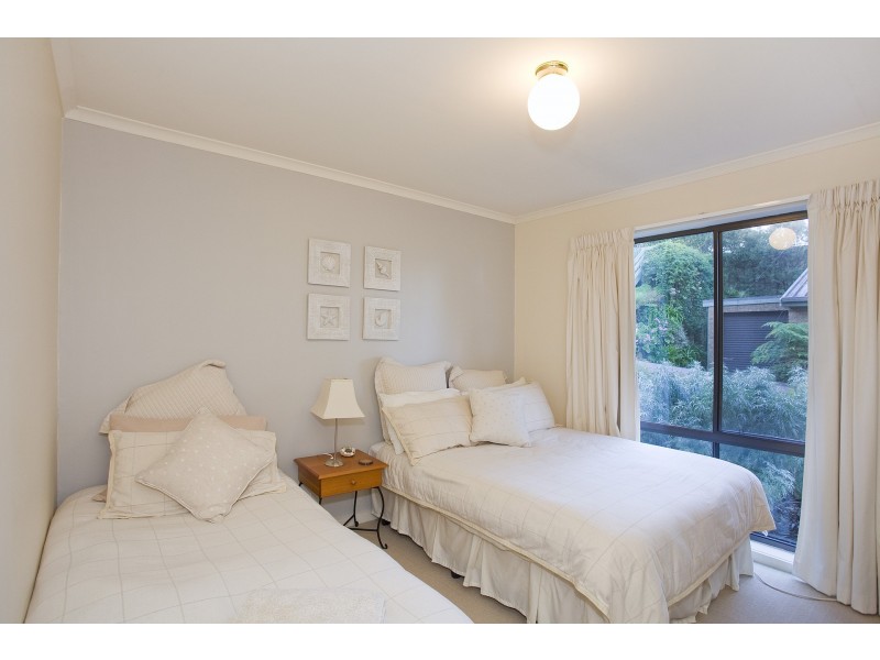 1/11-13 Belvedere Terrace, Lorne VIC 3232