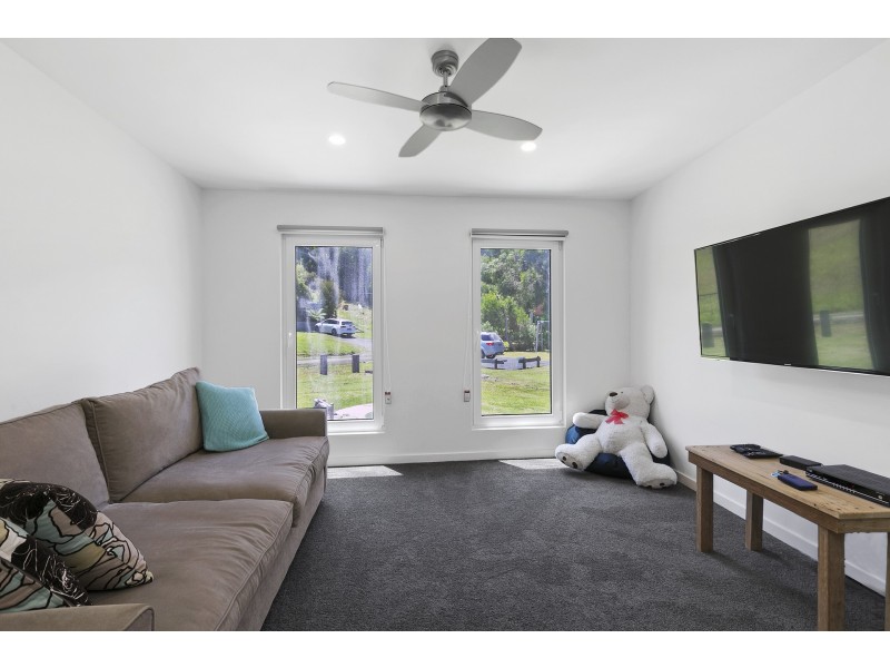 19 Sarsfield Street, Separation Creek VIC 3221