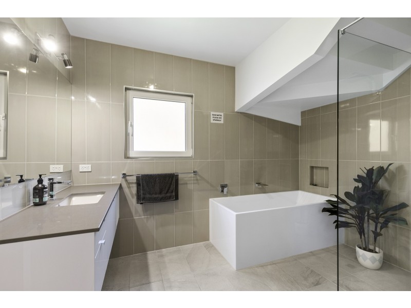 19 Sarsfield Street, Separation Creek VIC 3221