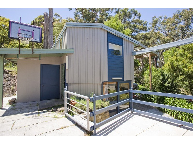 32 Waverley Avenue, Lorne VIC 3232