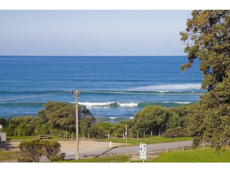 18/2-10 Ocean Road South, Lorne VIC 3232