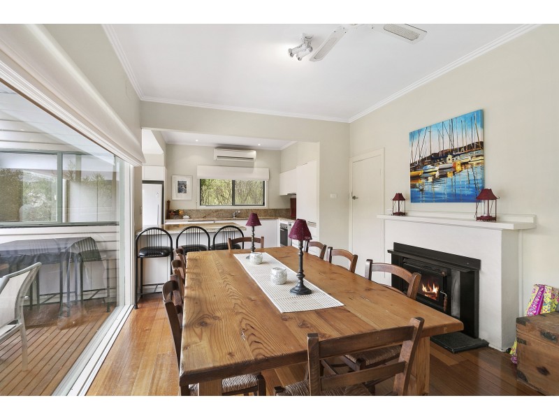 11 Bay Street, Lorne VIC 3232