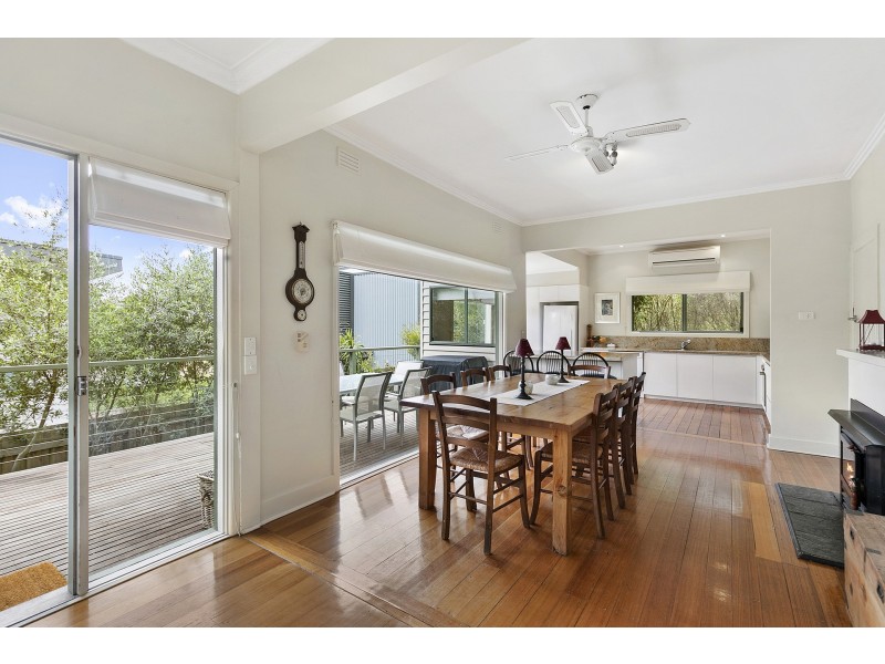 11 Bay Street, Lorne VIC 3232