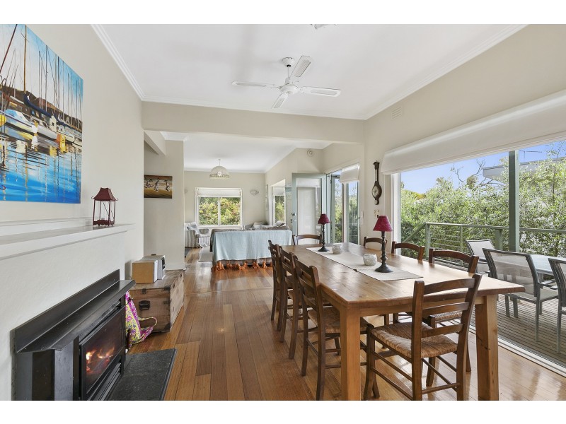 11 Bay Street, Lorne VIC 3232
