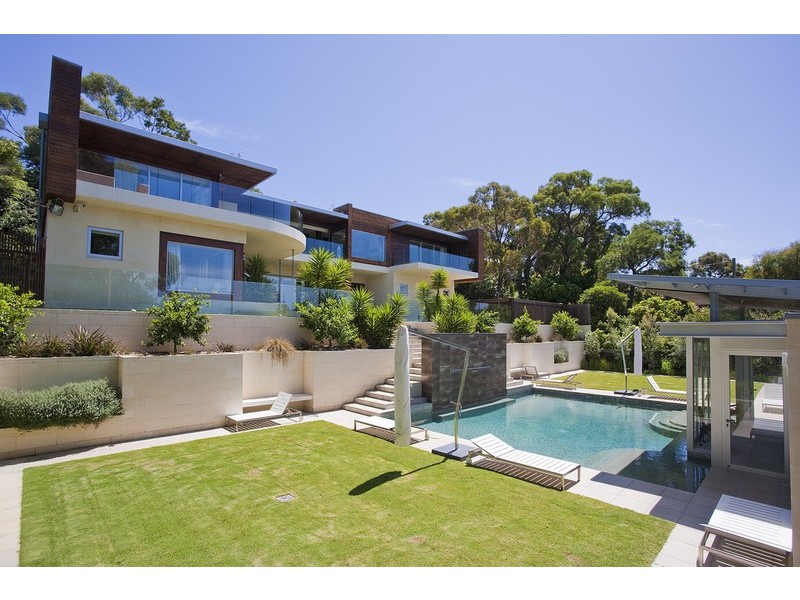 1  Roadknight Street, Lorne VIC 3232