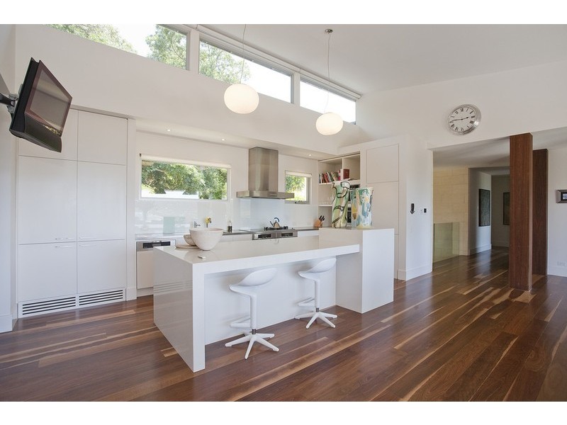 1  Roadknight Street, Lorne VIC 3232