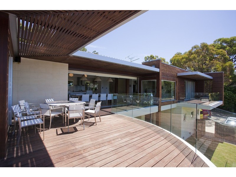 1  Roadknight Street, Lorne VIC 3232