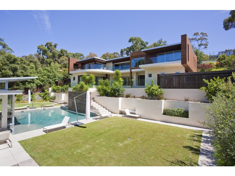 1  Roadknight Street, Lorne VIC 3232