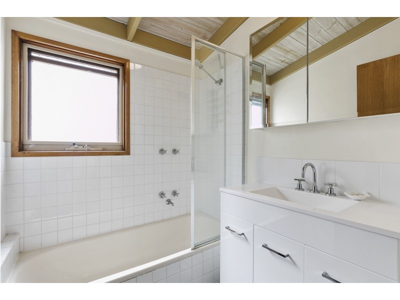 9 Tradewinds Avenue, Lorne VIC 3232