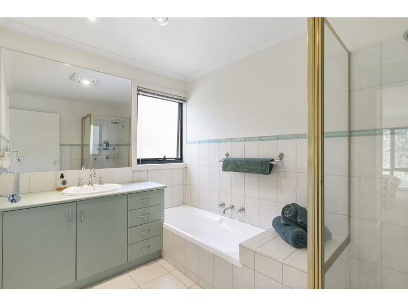 1 Skyline Court, Lorne VIC 3232
