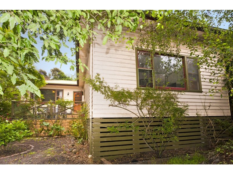 8 Hennigan Crescent, Forrest VIC 3236