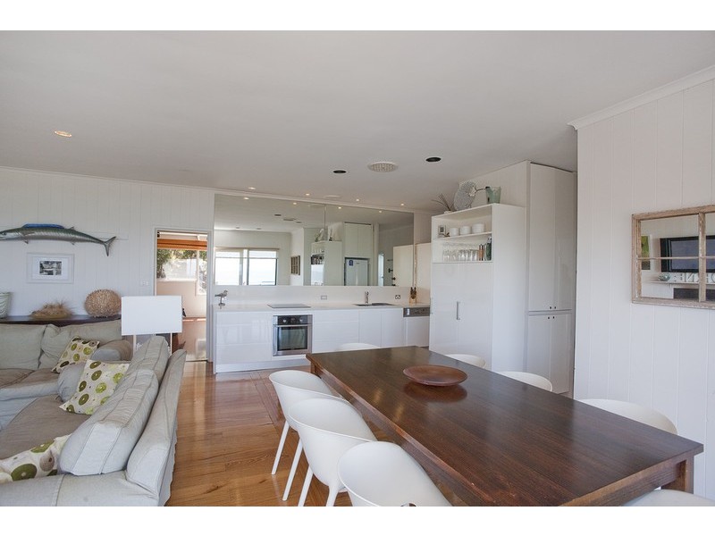 83 Hall Street, Lorne VIC 3232