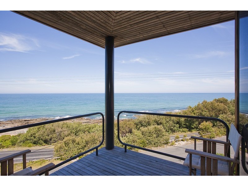 83 Hall Street, Lorne VIC 3232