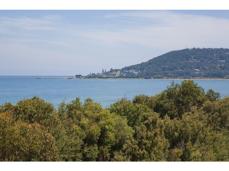 83 Hall Street, Lorne VIC 3232