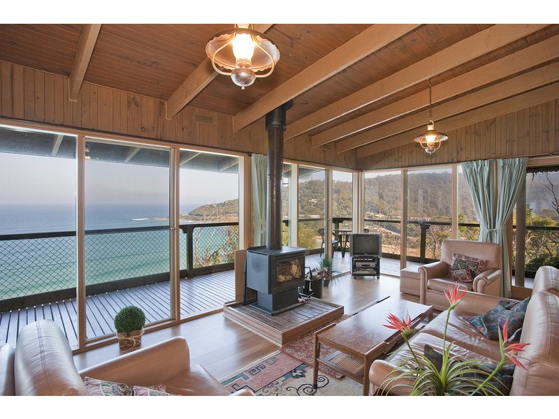 24 Iluka Avenue, Wye River VIC 3221