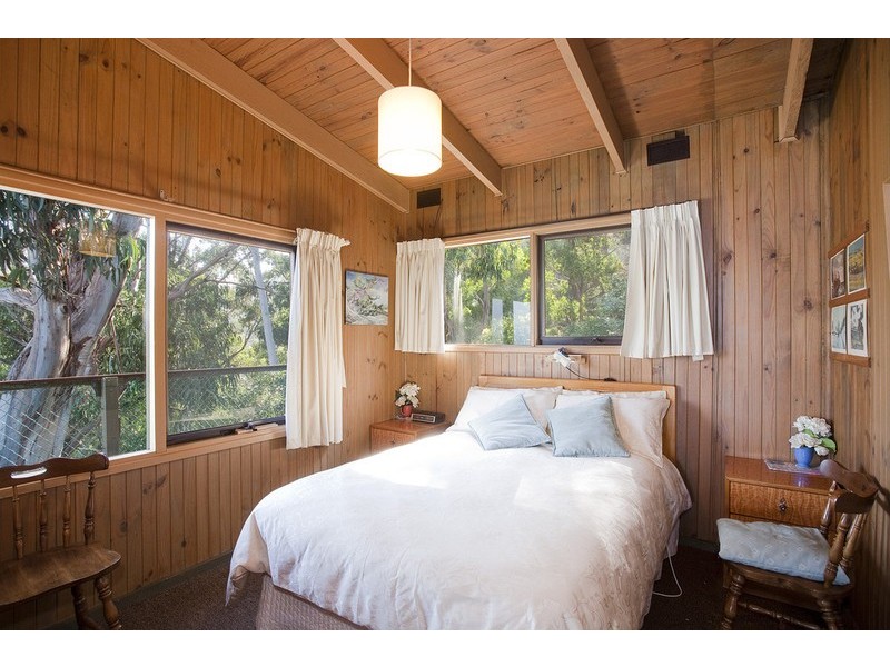 24 Iluka Avenue, Wye River VIC 3221