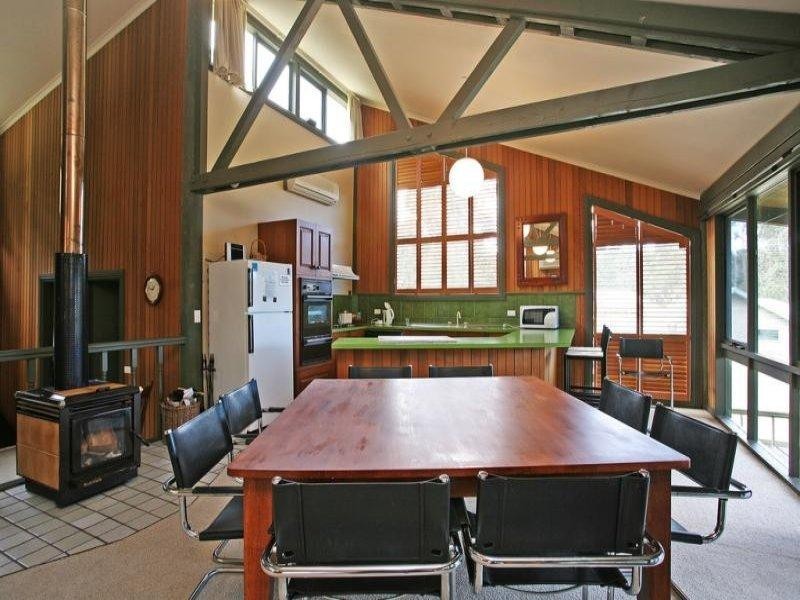 4 Gardiner Avenue, Lorne VIC 3232