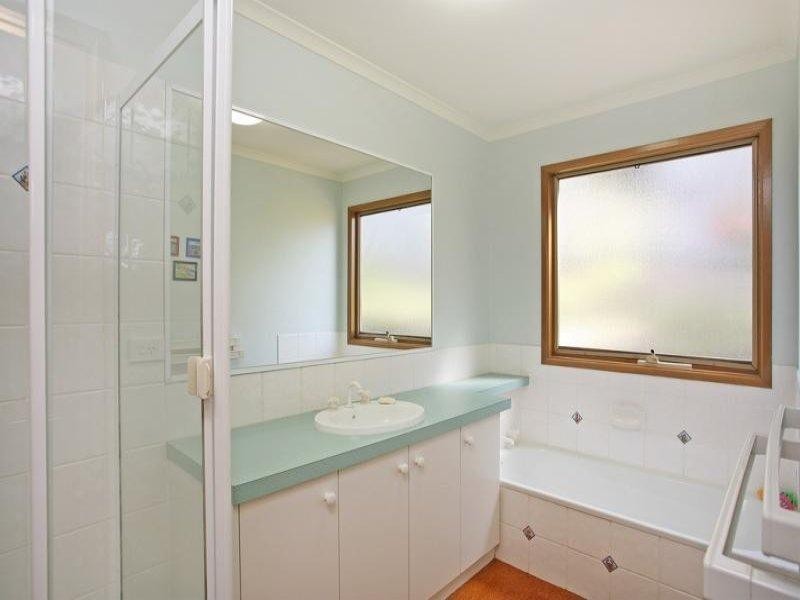 16 Normanby Terrace, Lorne VIC 3232