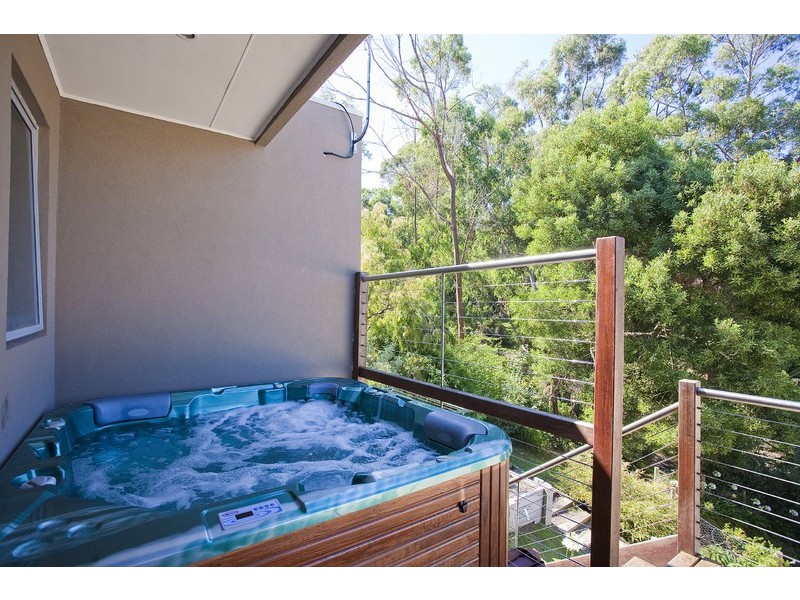 11 Richardson Boulevard, Lorne VIC 3232