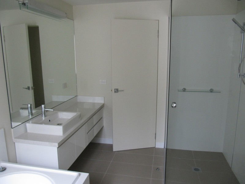 2/15 Hopetoun Terrace, Lorne VIC 3232
