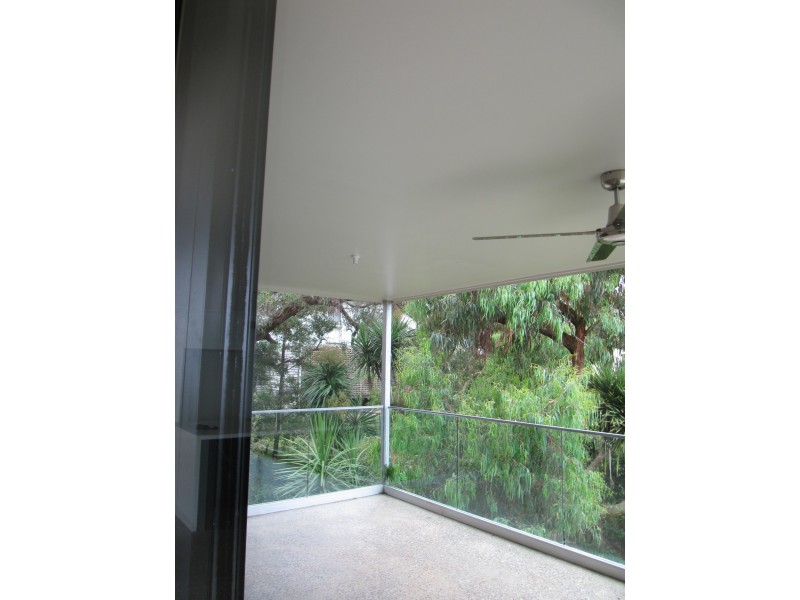 2/15 Hopetoun Terrace, Lorne VIC 3232