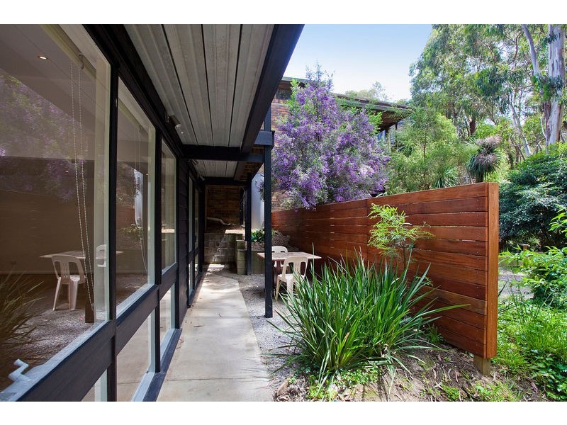 1/6 Richardson Boulevard, Lorne VIC 3232