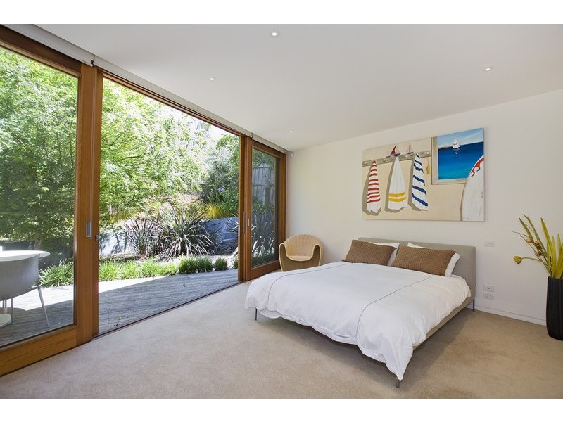 6 Fern Avenue, Lorne VIC 3232