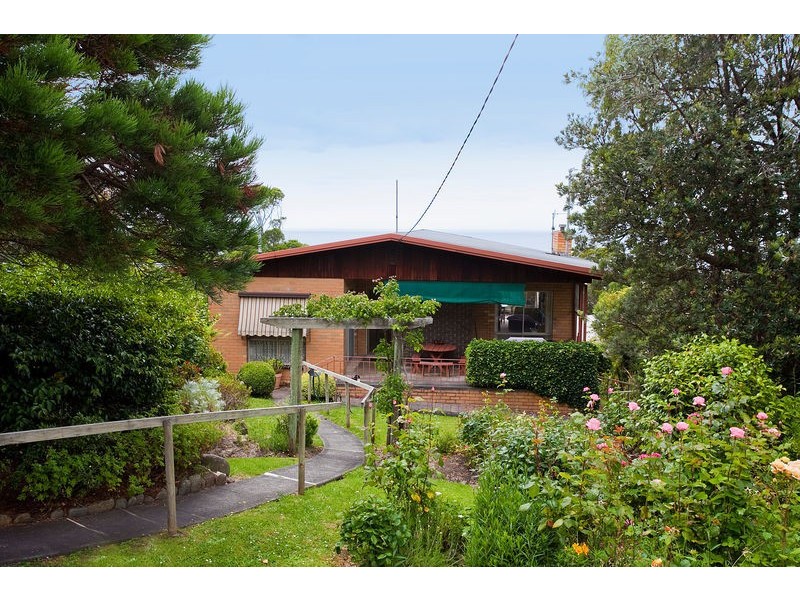 12 Neade Street, Lorne VIC 3232