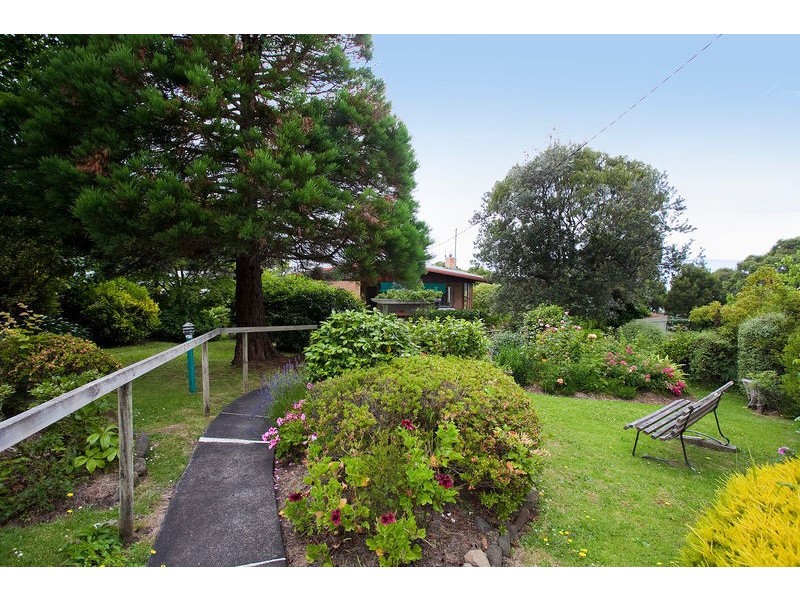 12 Neade Street, Lorne VIC 3232