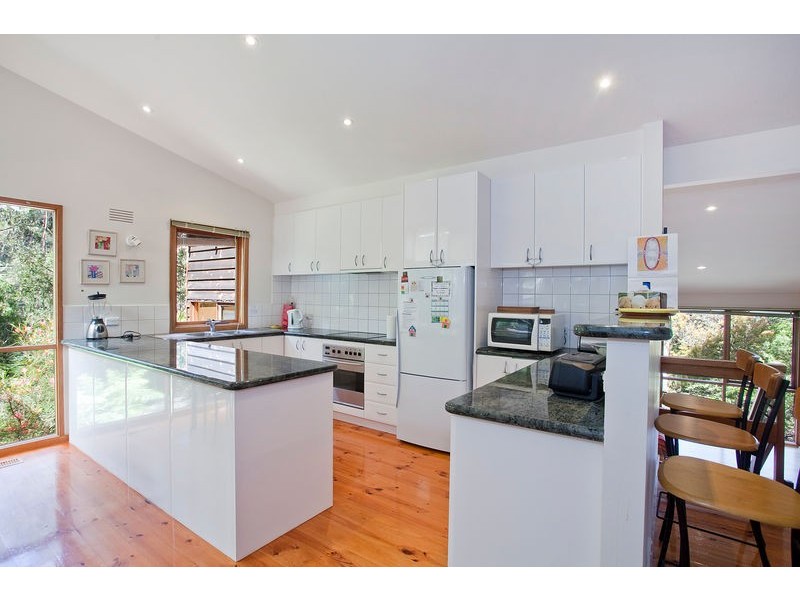 26 Richardson Boulevarde, Lorne VIC 3232