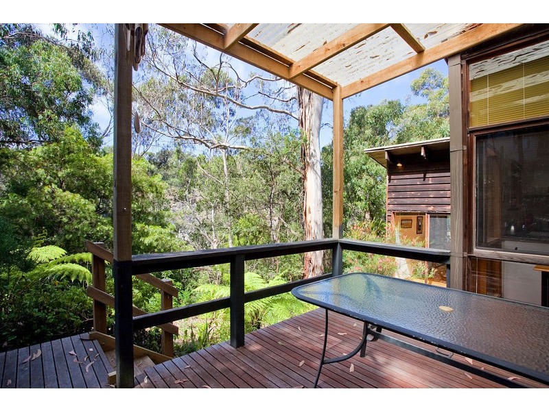 26 Richardson Boulevarde, Lorne VIC 3232