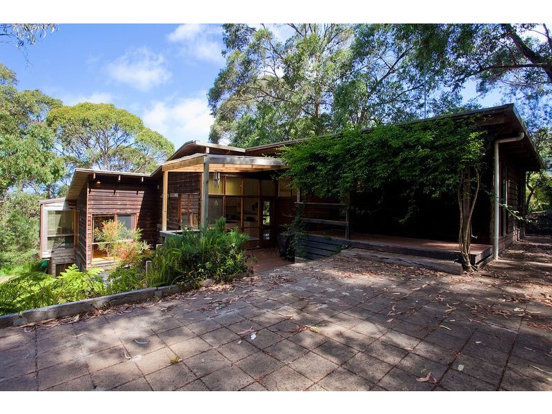 26 Richardson Boulevarde, Lorne VIC 3232
