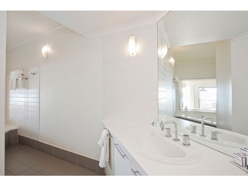 A306/150 Mountjoy Parade, Lorne VIC 3232