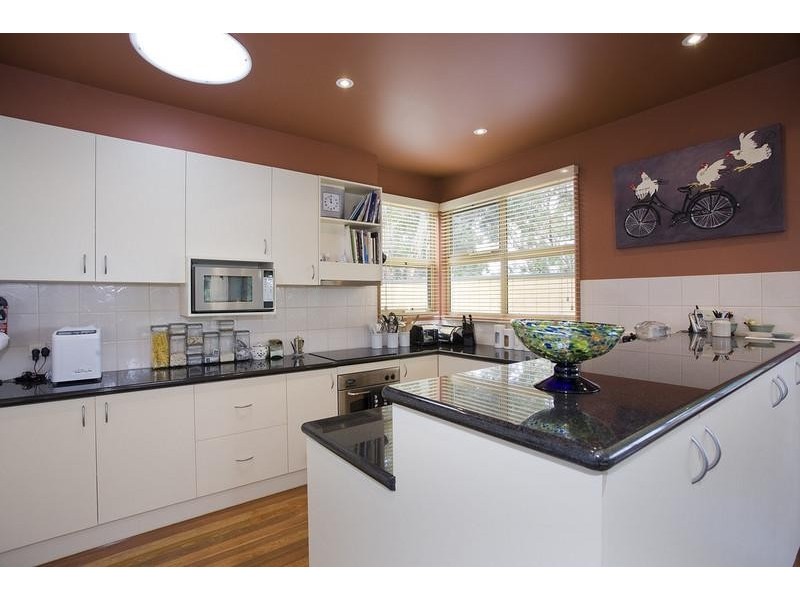 2 Skyline Court, Lorne VIC 3232