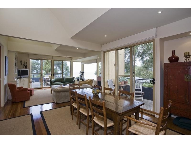 2 Skyline Court, Lorne VIC 3232