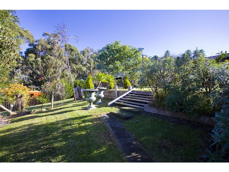 25 Richardson Boulevard, Lorne VIC 3232