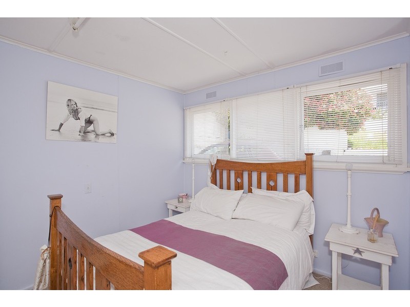 1/7 Grand Pde, Lorne VIC 3232