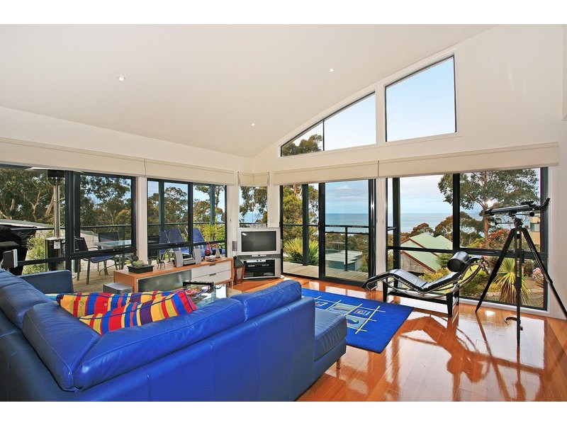 22 Normanby Terrace, Lorne VIC 3232