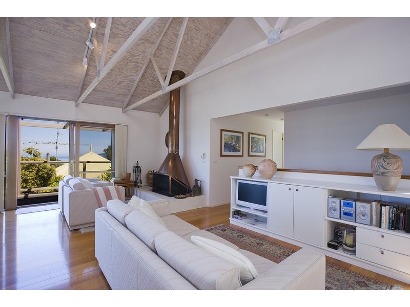 9 Summerhills  Avenue, Lorne VIC 3232