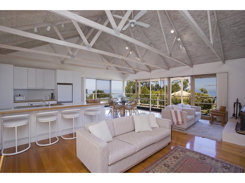 9 Summerhills  Avenue, Lorne VIC 3232