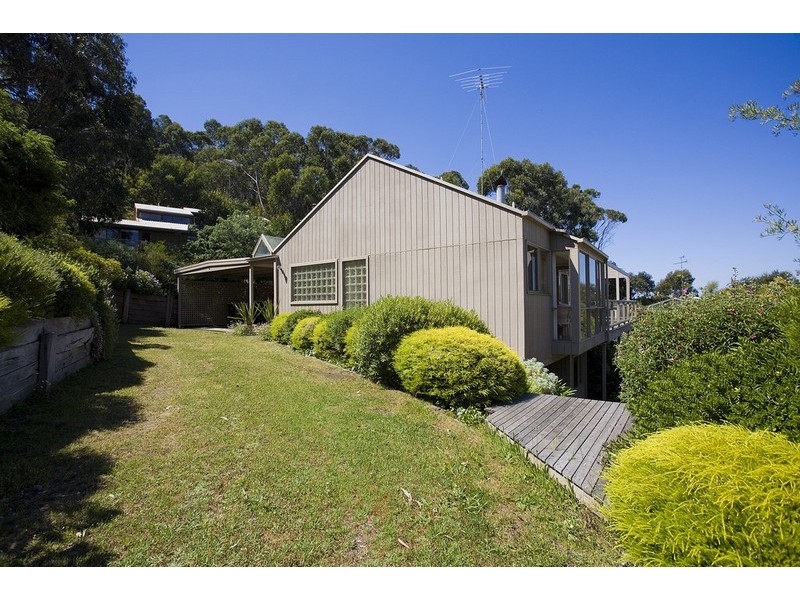 9 Summerhills  Avenue, Lorne VIC 3232