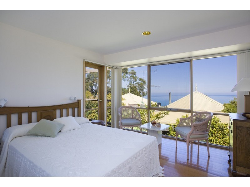 9 Summerhills  Avenue, Lorne VIC 3232