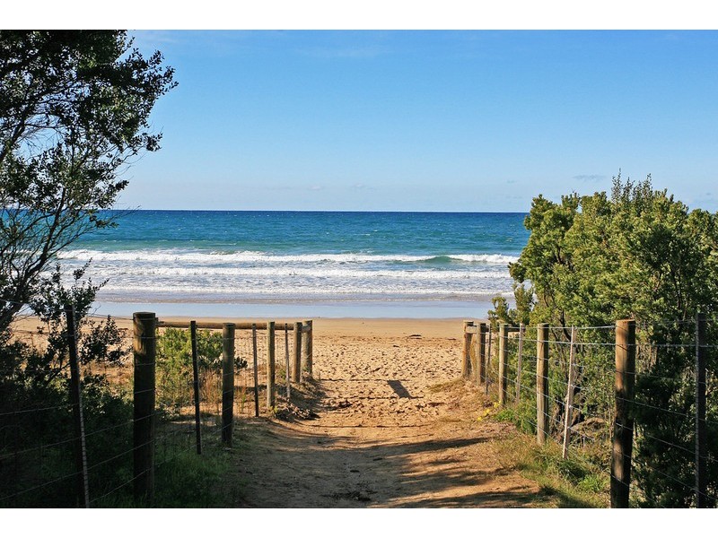 35 Mountjoy  Parade, Lorne VIC 3232