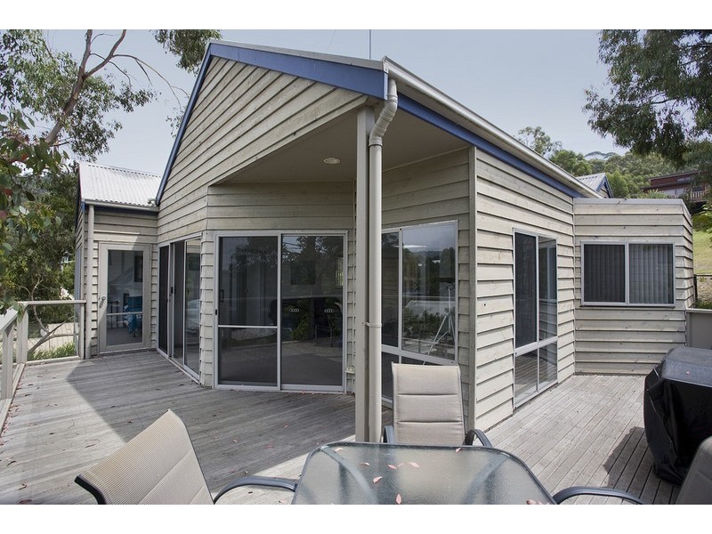 2/17 Richardson Boulevard, Lorne VIC 3232