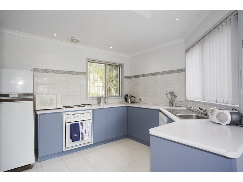 2/17 Richardson Boulevard, Lorne VIC 3232