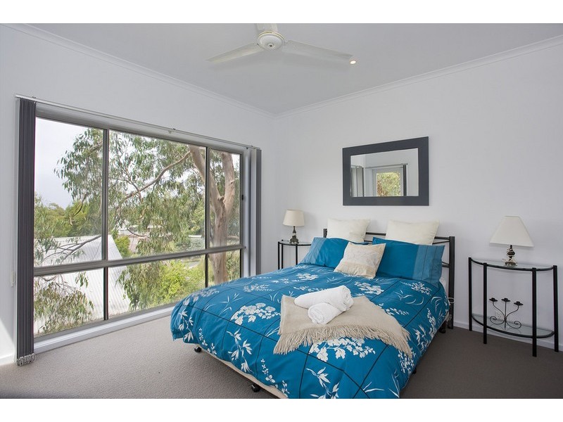 2/17 Richardson Boulevard, Lorne VIC 3232
