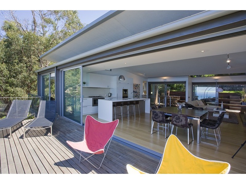 16 Morley Avenue, Wye River VIC 3221