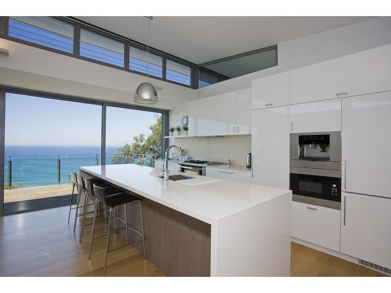 16 Morley Avenue, Wye River VIC 3221